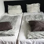 Sewdien\'s Apartment Beverwaard