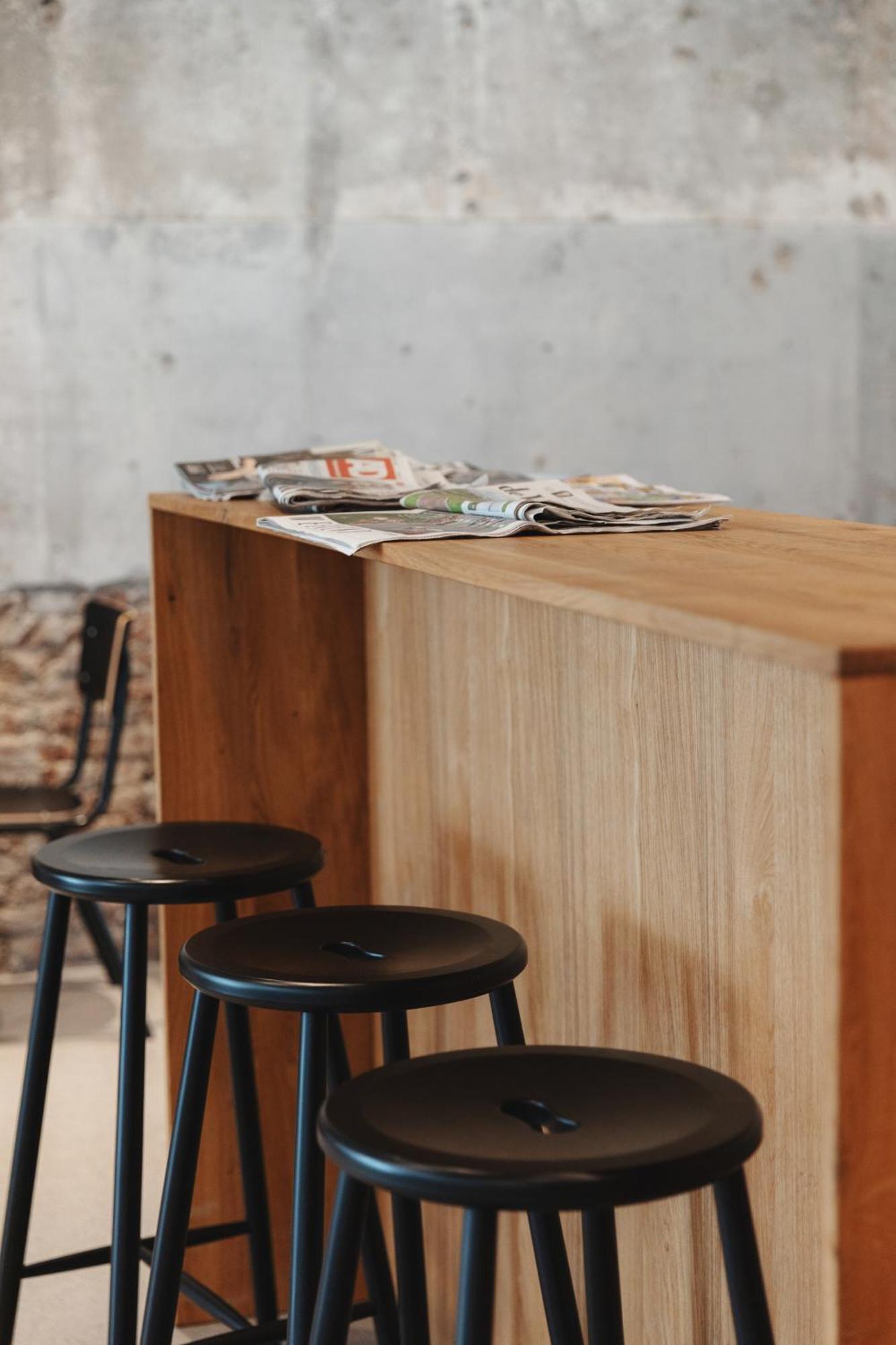 Man Met Bril Koffie Hotel Rotterdam