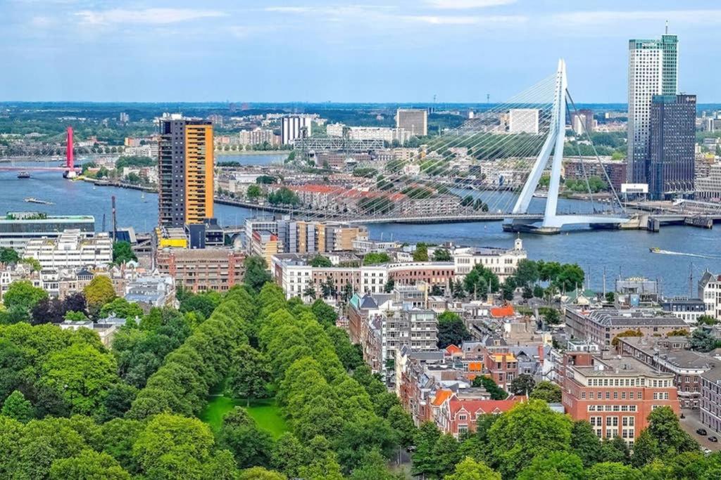 2 Luxury 4 Bedroom House Near Feyenoord And Ahoy *