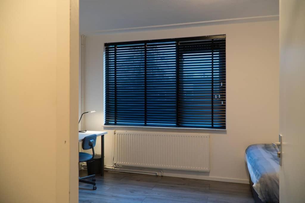2 Luxury 4 Bedroom House Near Feyenoord And Ahoy