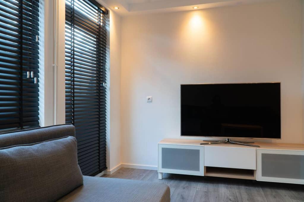 2 Luxury 4 Bedroom House Near Feyenoord And Ahoy Hébergement de vacances *