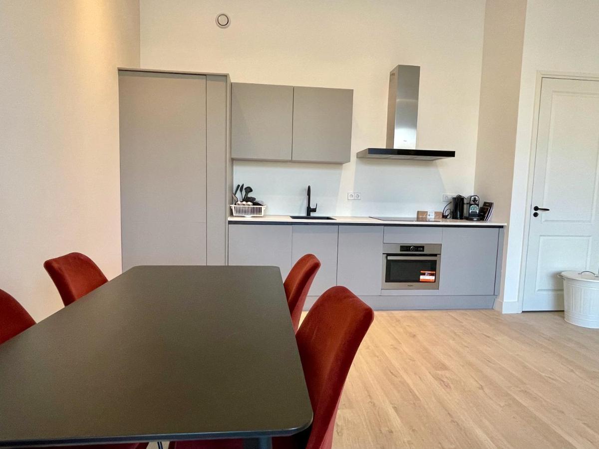 Detailed 1 Bedroom Serviced 63m2 -mnl D- Apartment *