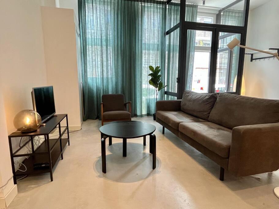 Trendy 2 Bedroom Serviced Ferienhaus Rotterdam