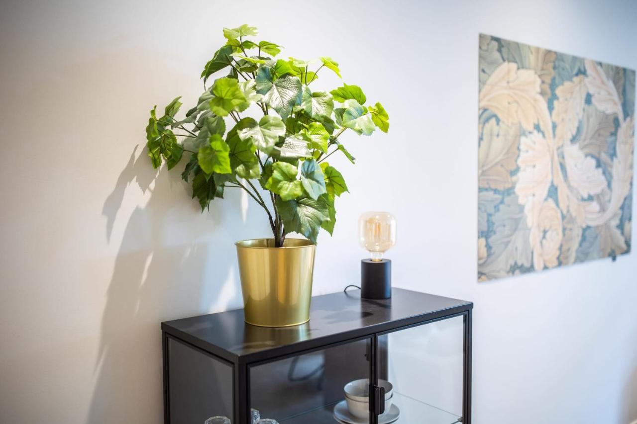 Quality 2 Bedroom Serviced 72m2 -vp2a- Rotterdam