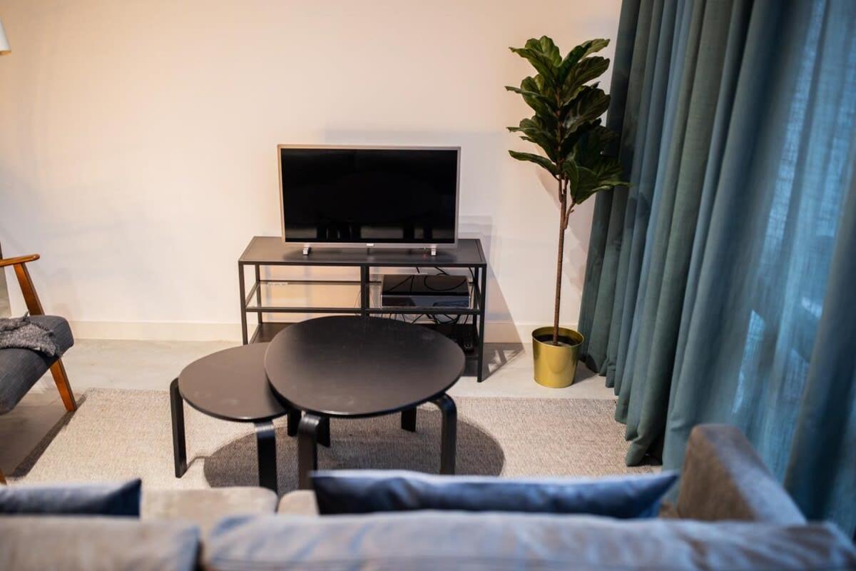 Appartement Warm 2 Bedroom Serviced 59m2 -lk21- Rotterdam