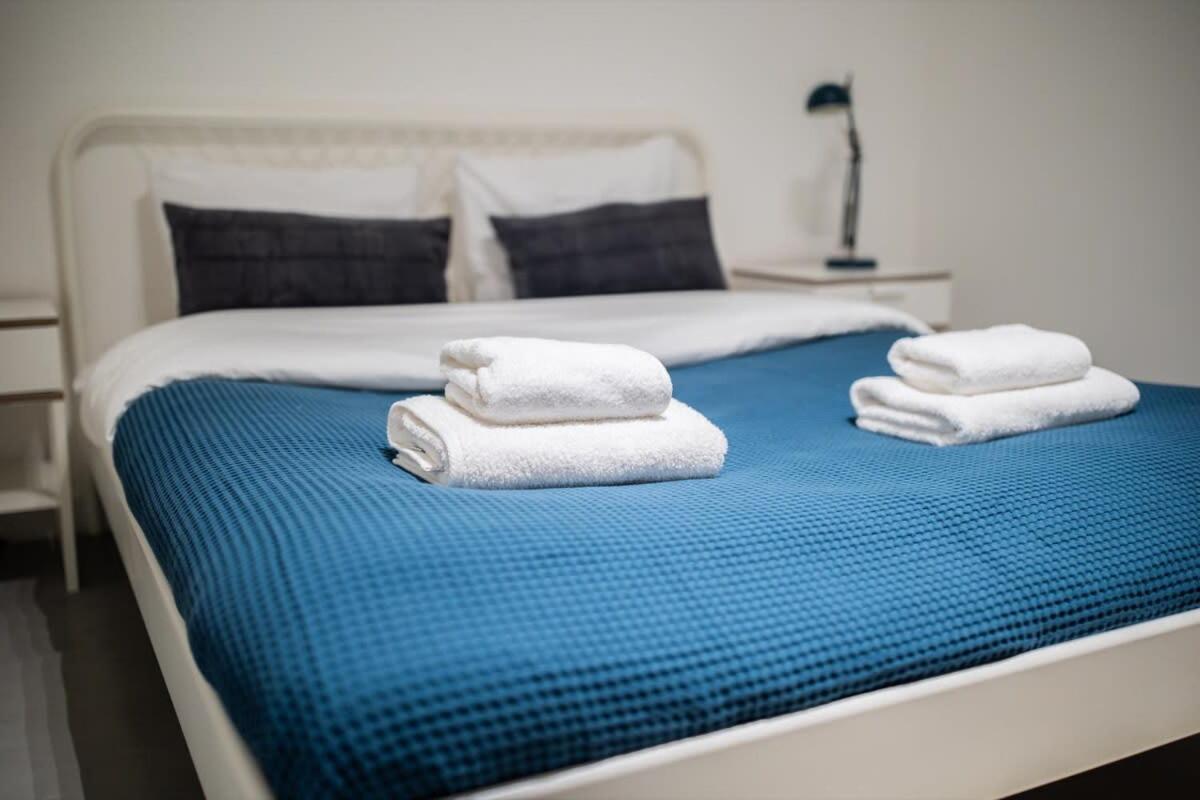Warm 2 Bedroom Serviced 59m2 -lk21- Appartement Rotterdam