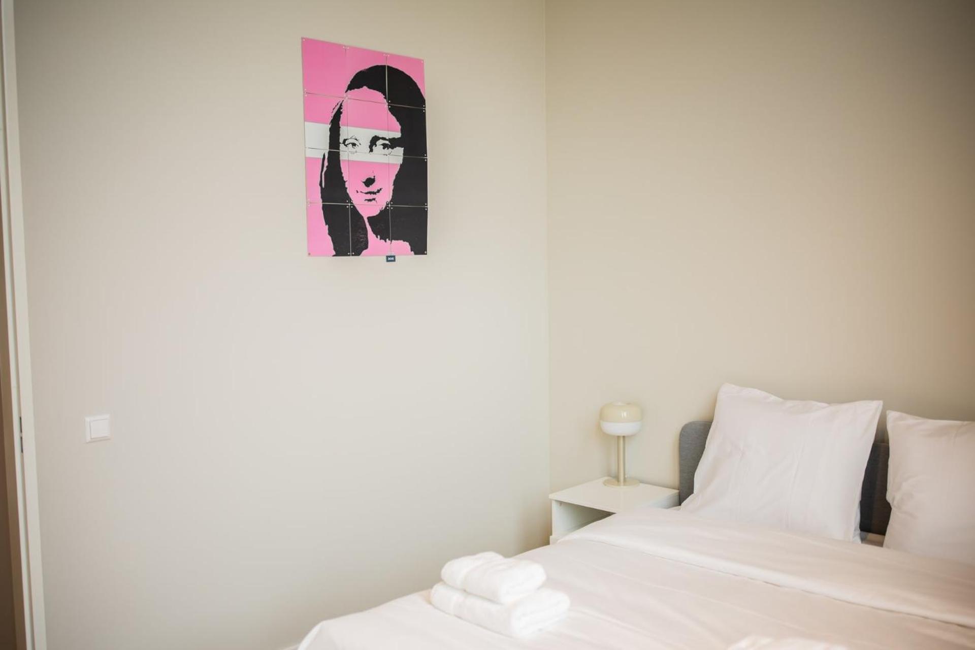 Ample 3 Bedroom Apartment Rotterdam