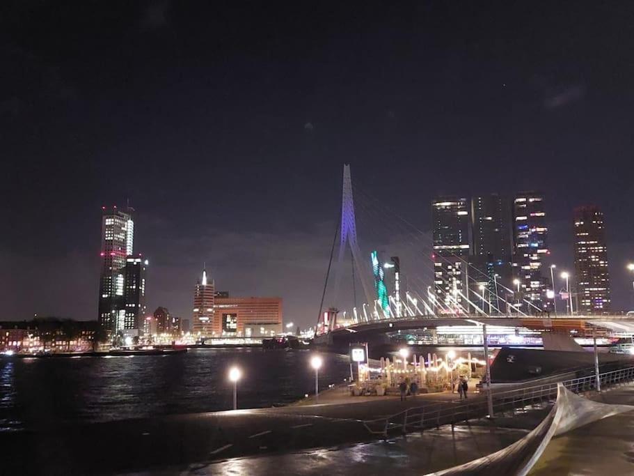 Bruzer Boat 4-6p Boco Living Marina * Rotterdam