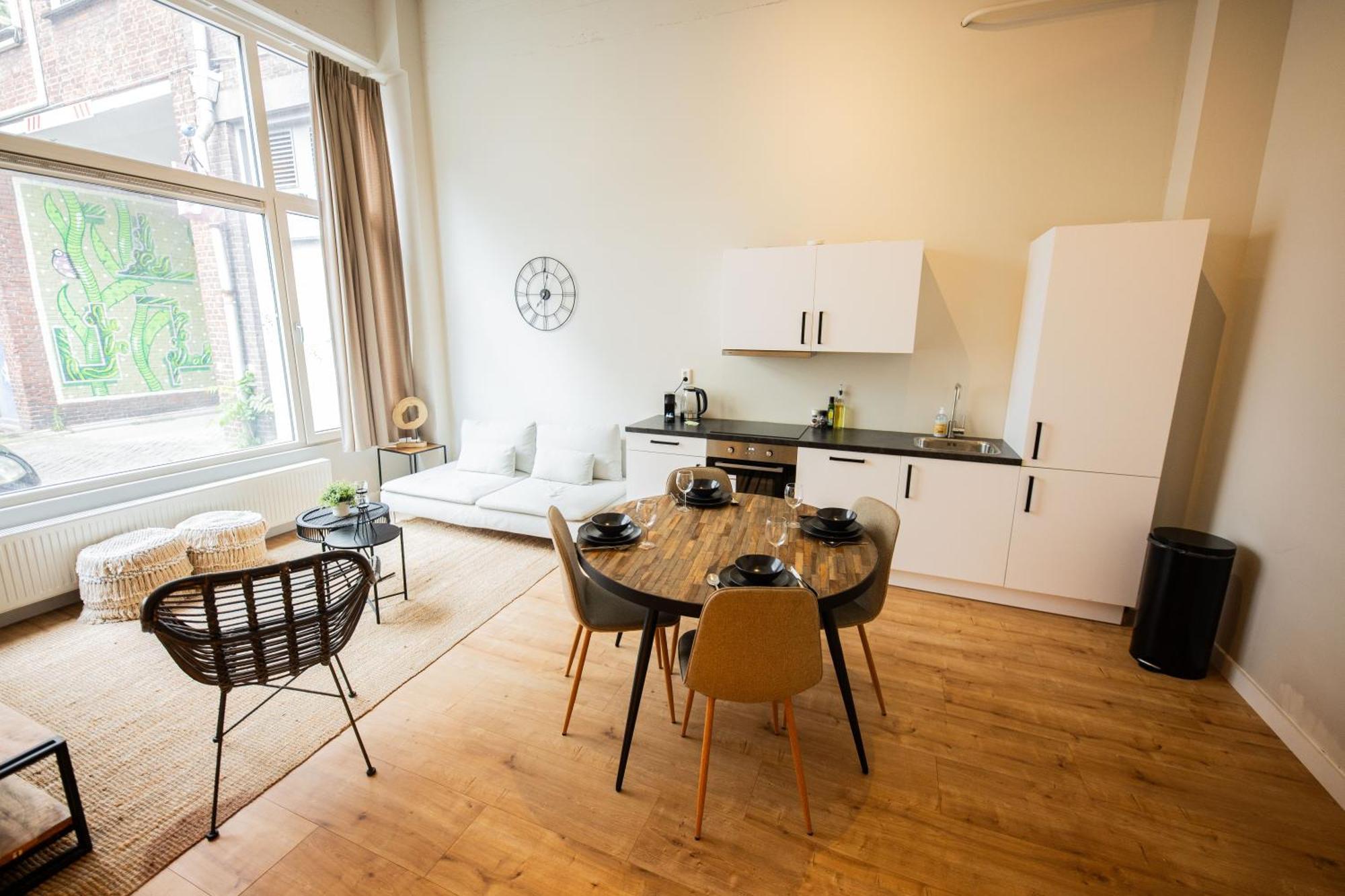 Two-bedroom Bs-bsh Apartment
