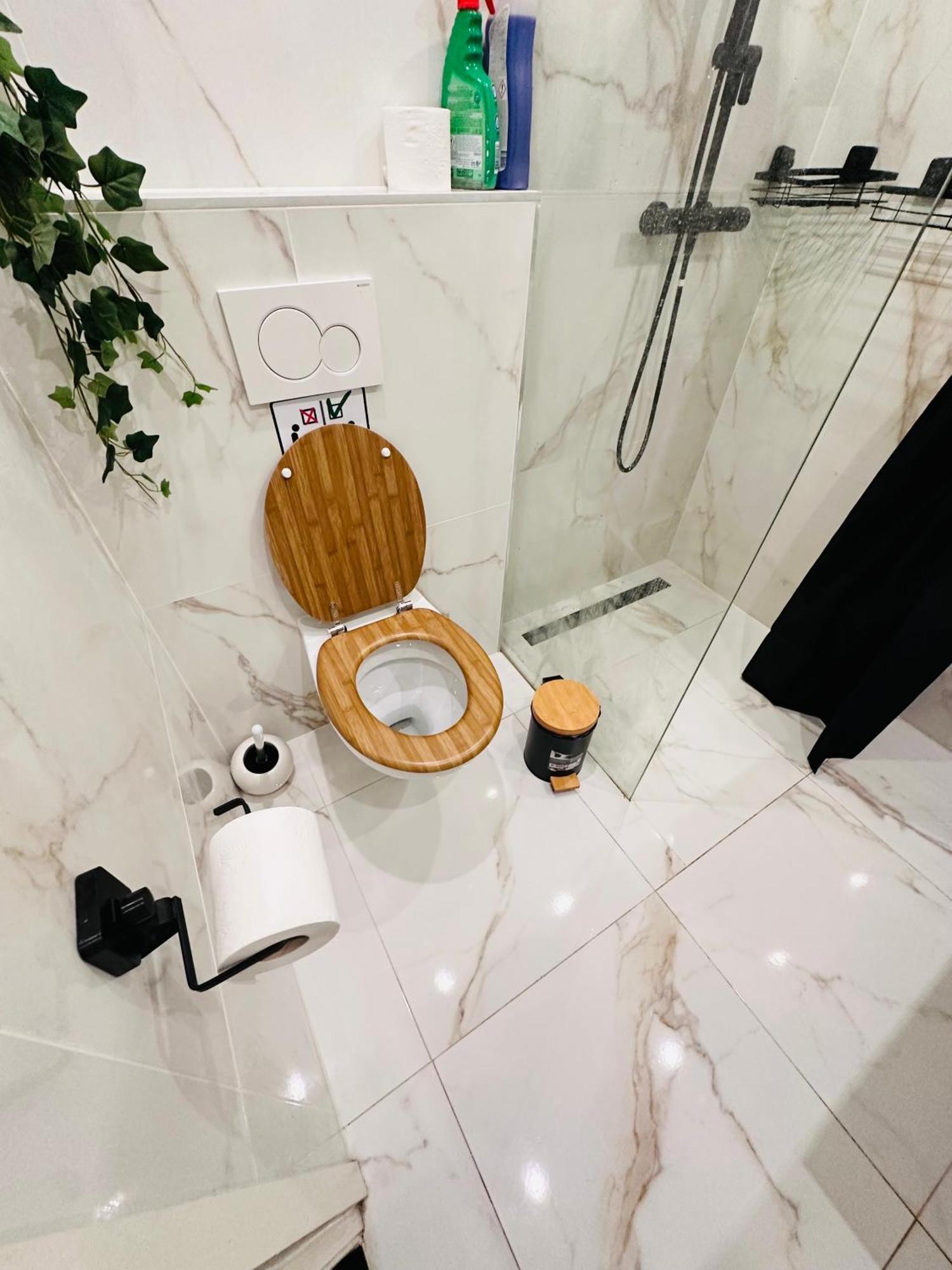 A Cozy Double Next To Zuidplein Metro Station And Ahoy Arena Accommodatie bij particulieren Rotterdam