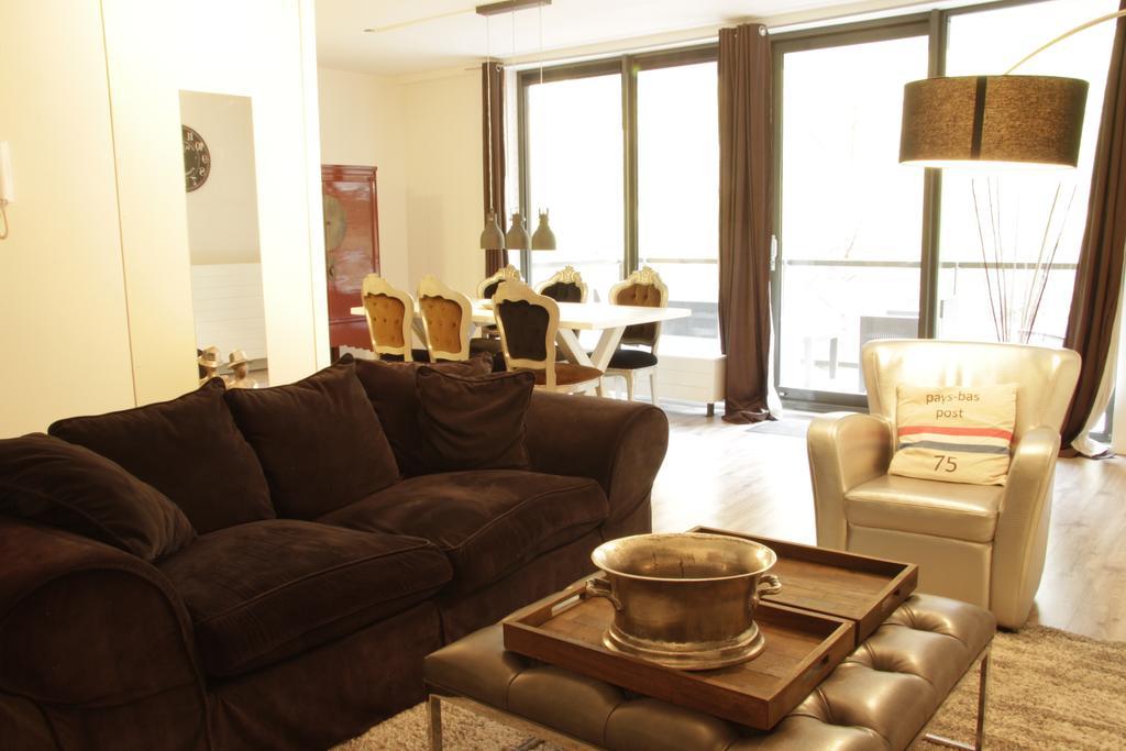 Luxury Center Two-bedroom With Private Parking *non Smoking* Appartement *