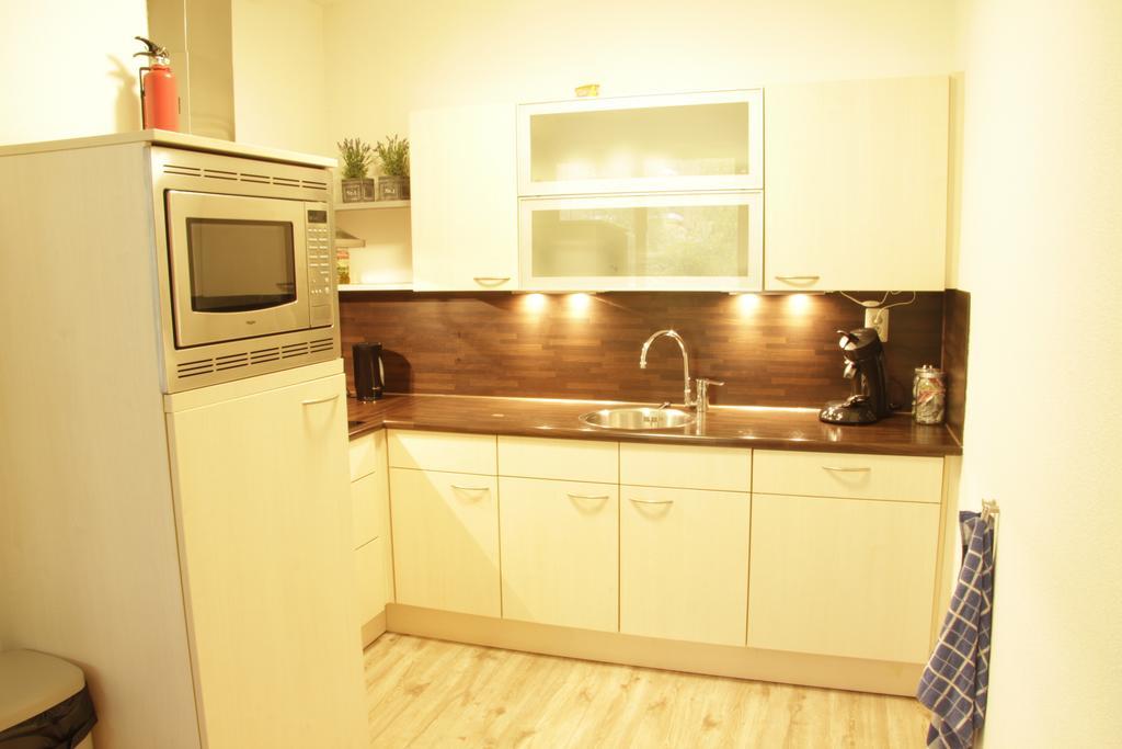 Luxury Center Two-bedroom With Private Parking *non Smoking* * Rotterdam