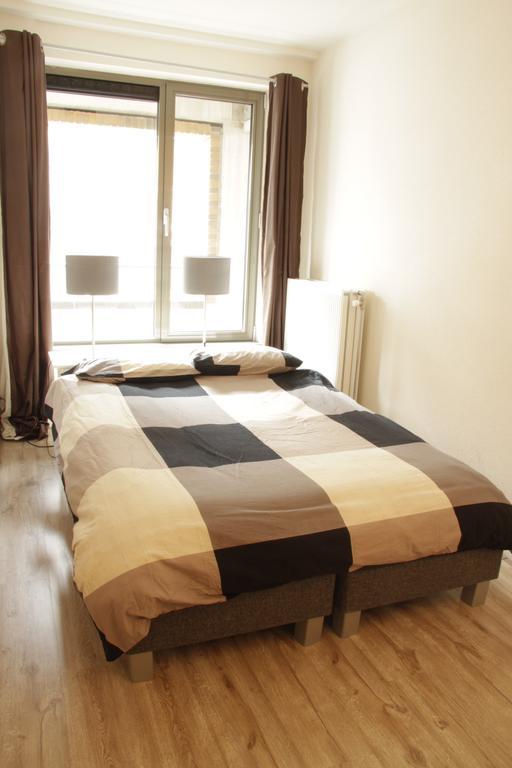 Luxury Center Two-bedroom With Private Parking *non Smoking*
