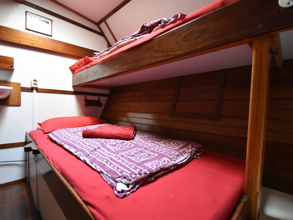 Spacious Yatch Near Forest In