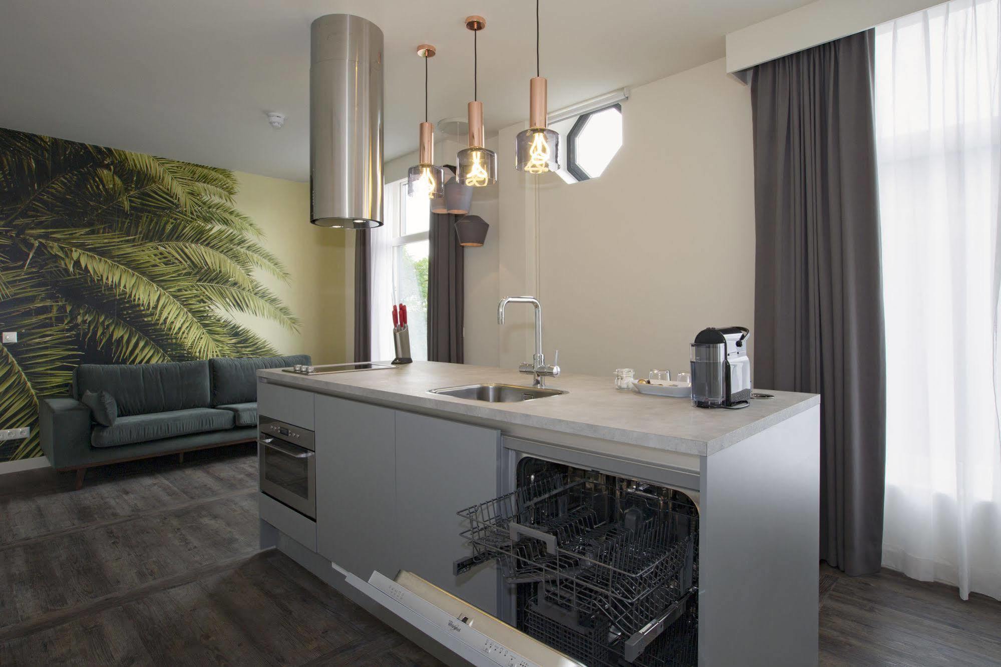 De With Studio's Apartment *