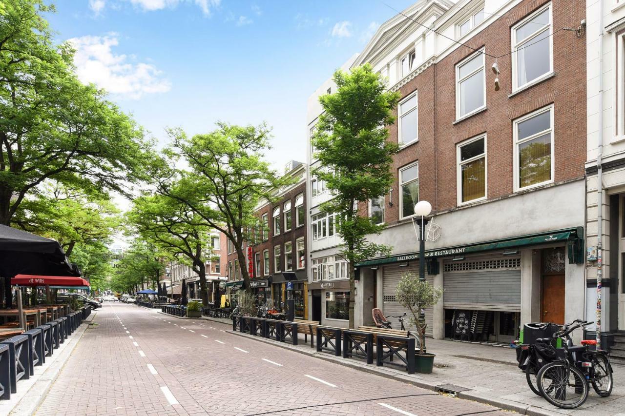 Museum District With Bars And Restaurants *